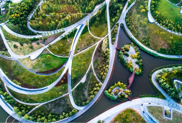 非凡十年｜注入“绿能”，打造“绿壳”，升级“绿芯”！ 十年间，TA在市中心造了一座“生态之城”休闲区蓝鸢梦想 - Www.slyday.coM