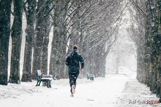 电热毯之后，中国高领毛衣在欧洲也火了！一个月搜索量涨了13倍休闲区蓝鸢梦想 - Www.slyday.coM