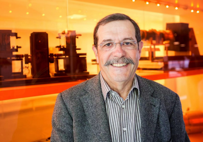 诺奖得主也“疯狂”：接受《花花公子》采访、挂科、玩摇滚……休闲区蓝鸢梦想 - Www.slyday.coM