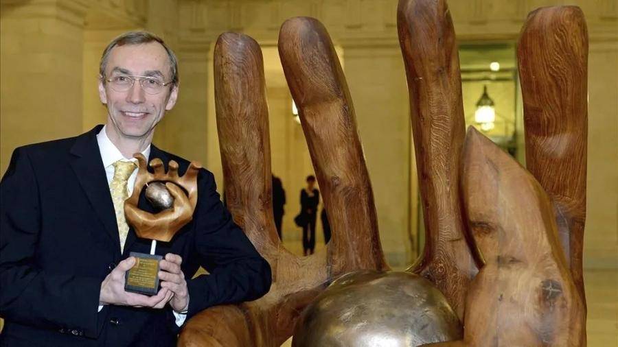 诺奖得主也“疯狂”：接受《花花公子》采访、挂科、玩摇滚……休闲区蓝鸢梦想 - Www.slyday.coM