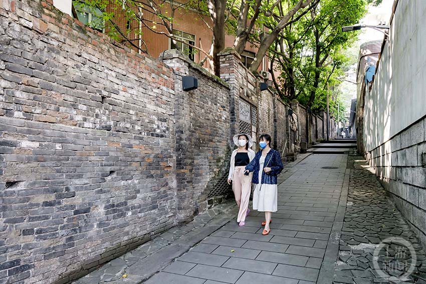 奋进十年·巴渝巨变 老街靓起来,小巷活起来,重庆美起来!| 摄影师 黄进_手机新浪网