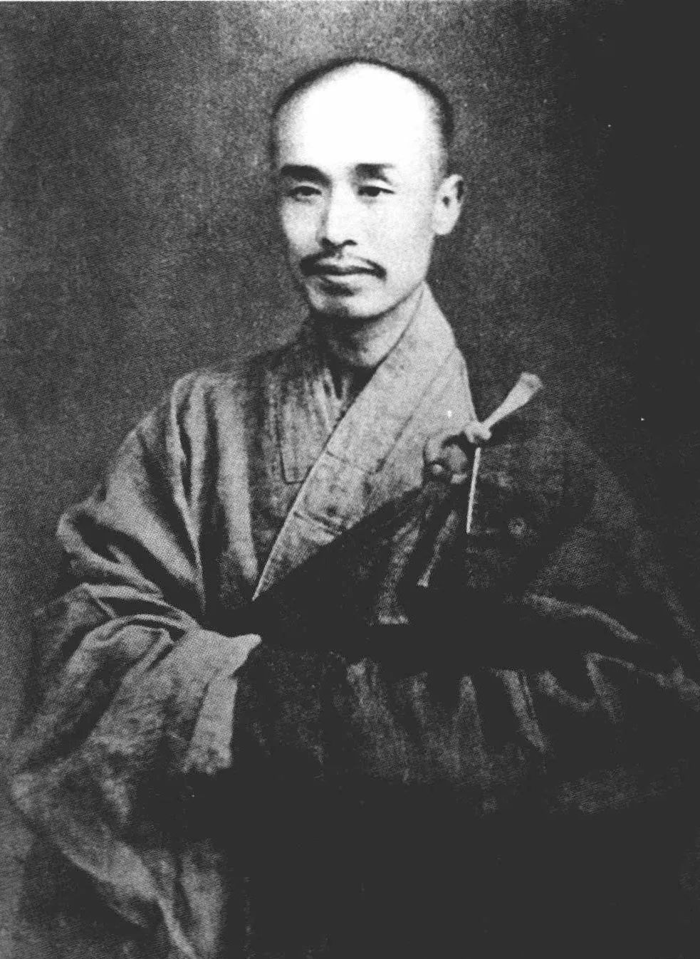 他离开的那天，一个小孤儿吃上了最好的一餐饭休闲区蓝鸢梦想 - Www.slyday.coM