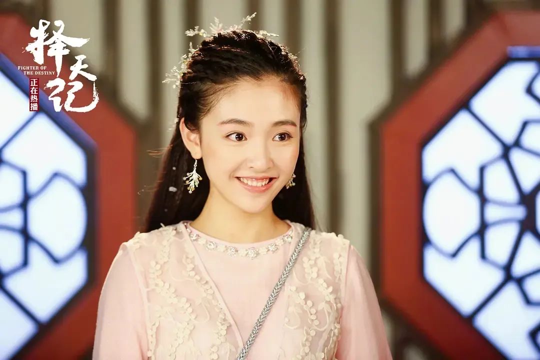 吴倩撇甩“恋爱脑”，状态大勇！新剧孖罗云熙携手“追光”，三搭“情侣”引期待！休闲区蓝鸢梦想 - Www.slyday.coM