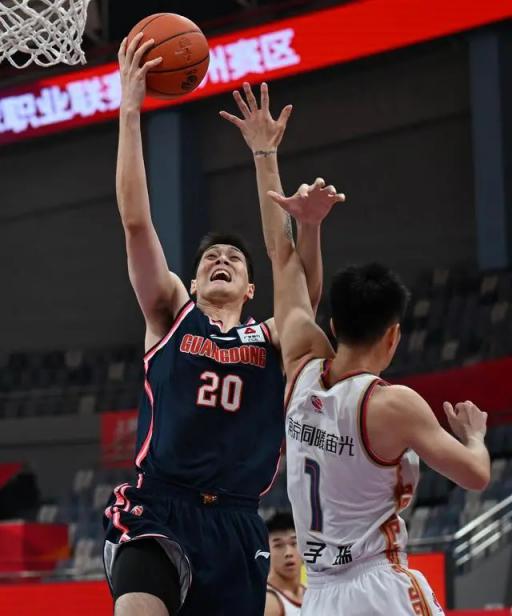 CBA常规赛第二轮 广东男篮轻取南京队休闲区蓝鸢梦想 - Www.slyday.coM