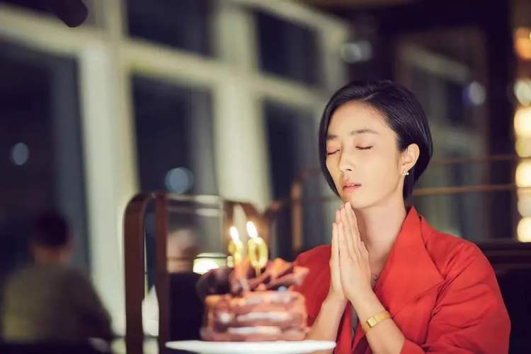 说好的欲望女子图鉴，怎么还是拍成了恋爱戏？休闲区蓝鸢梦想 - Www.slyday.coM