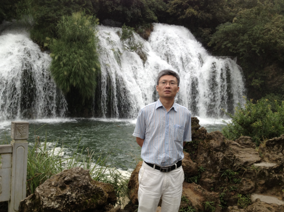 黄方林生活照。