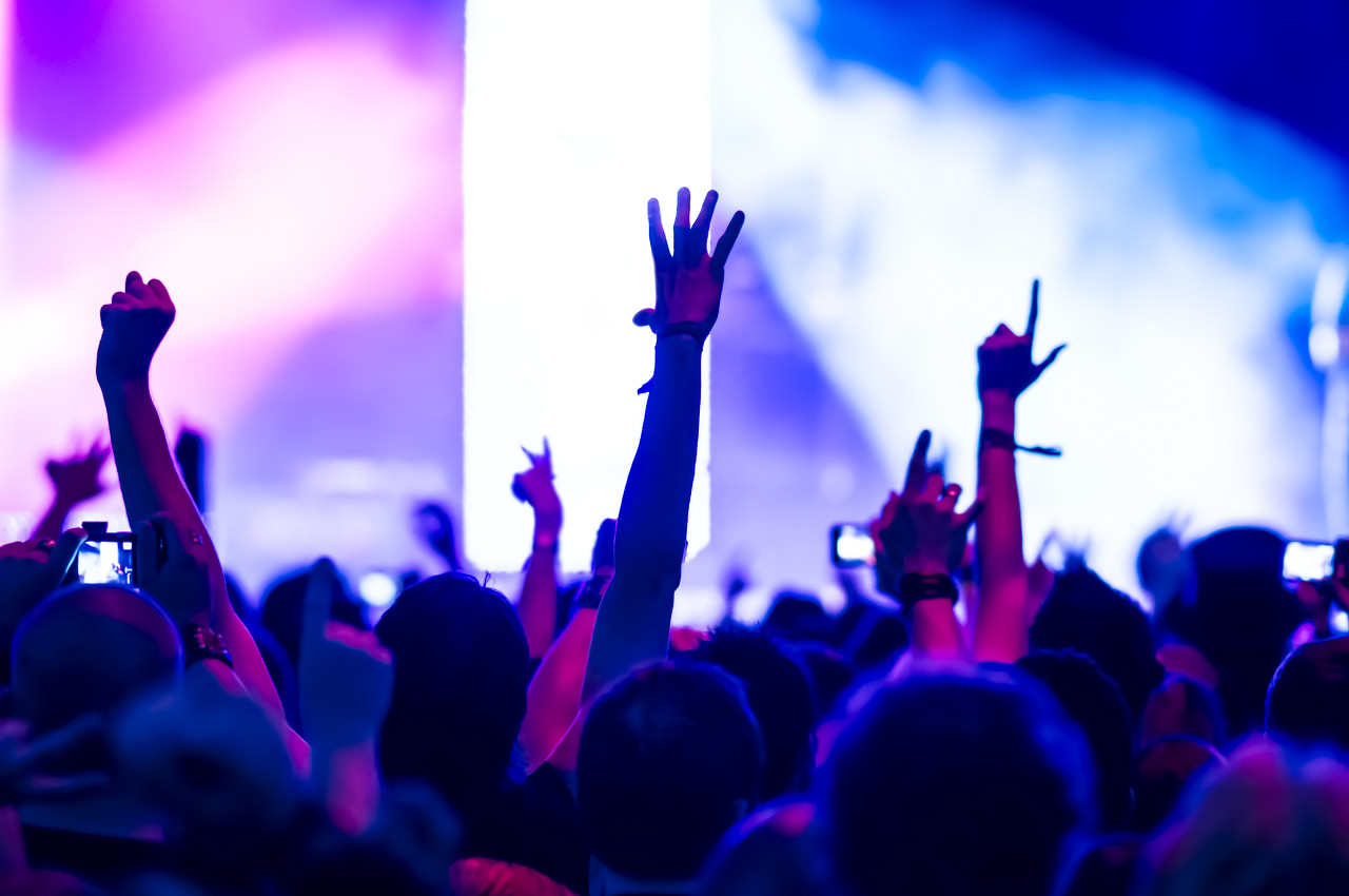 资本市场不相信流量！从周杰伦、鹿晗到王一博，几代顶流在港股搁浅休闲区蓝鸢梦想 - Www.slyday.coM