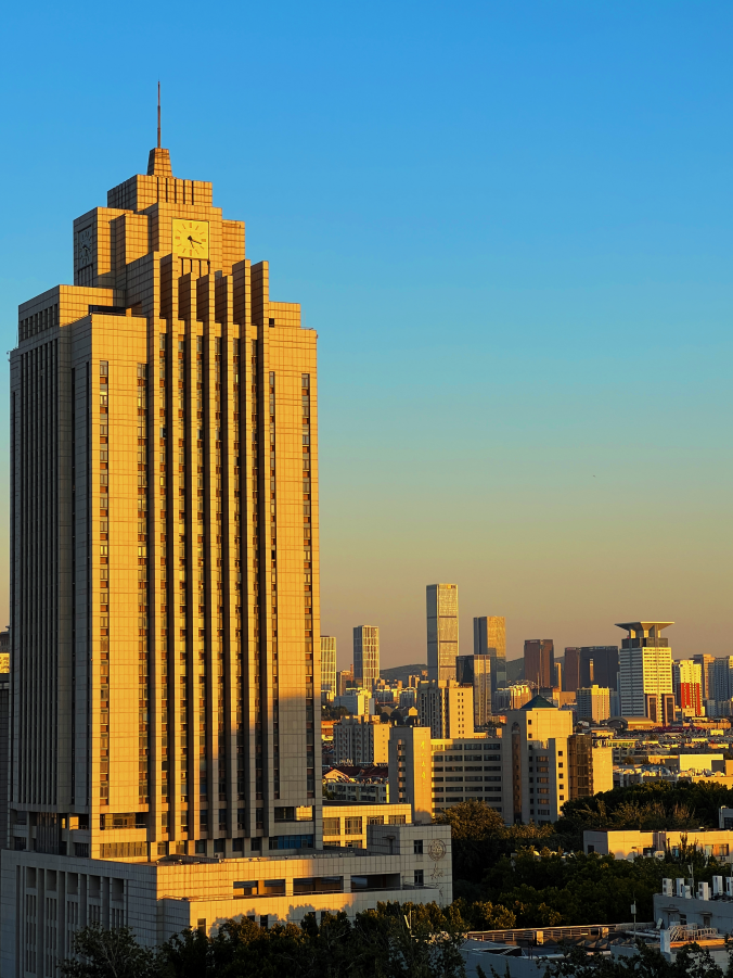 寻找山东最美大学|山东大学孙志东:《夕阳·知新楼》|摄影|山东省