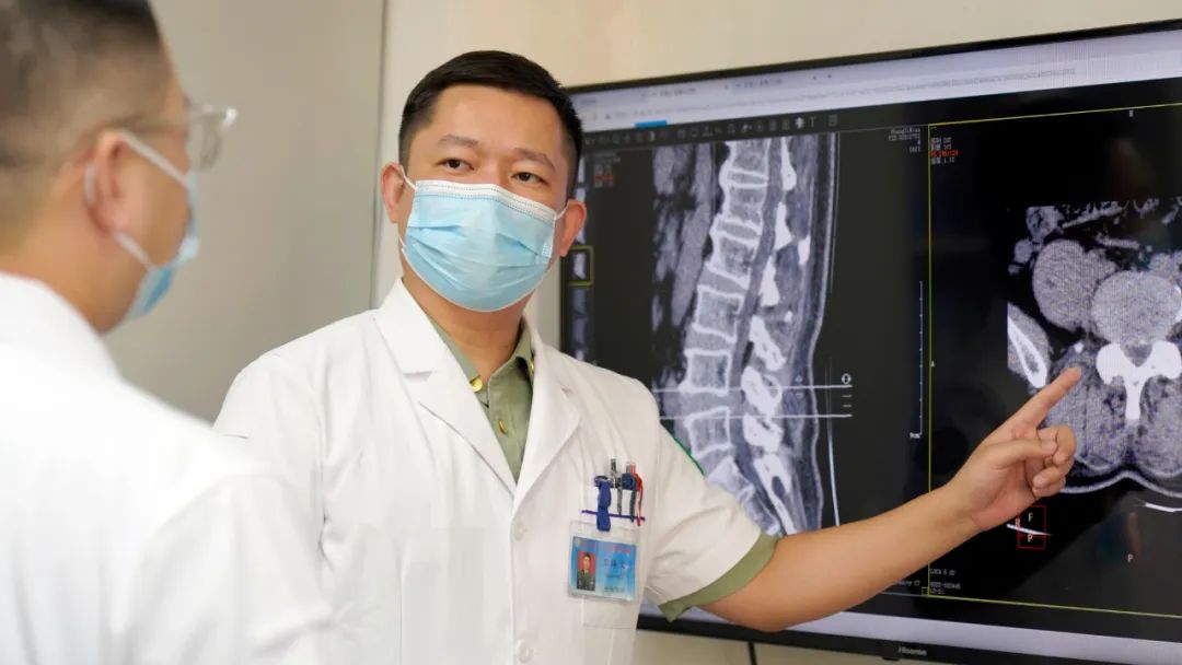 医生偷偷给病人塞“红包”？这也太难得了休闲区蓝鸢梦想 - Www.slyday.coM