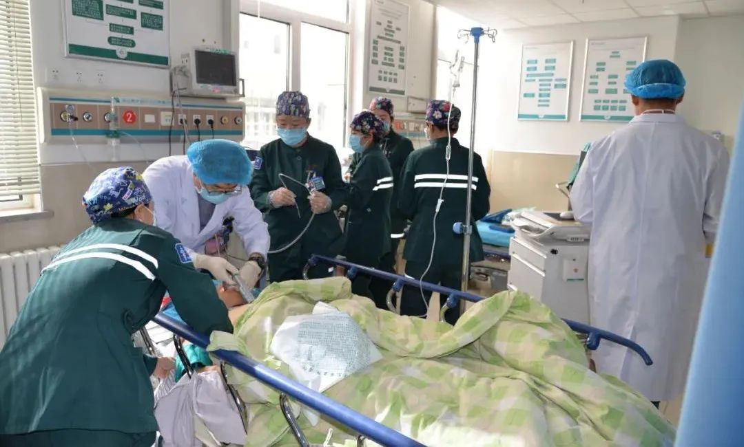 静默中的“守护”：巴彦淖尔市医院全力保障群众就医需求休闲区蓝鸢梦想 - Www.slyday.coM