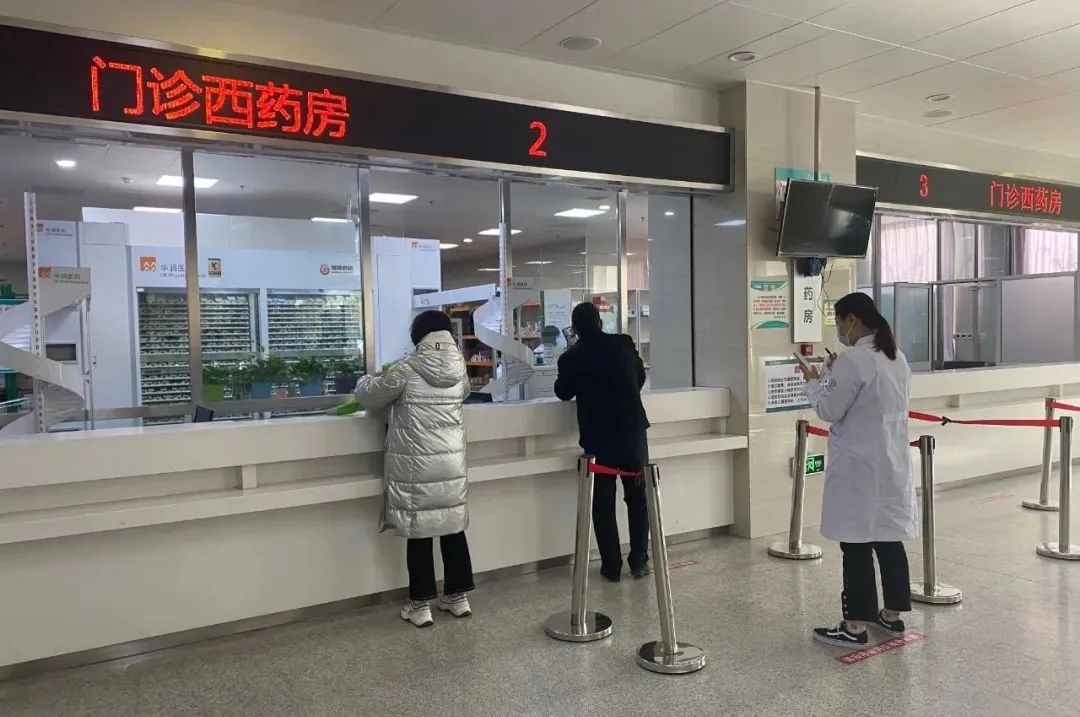 静默中的“守护”：巴彦淖尔市医院全力保障群众就医需求休闲区蓝鸢梦想 - Www.slyday.coM