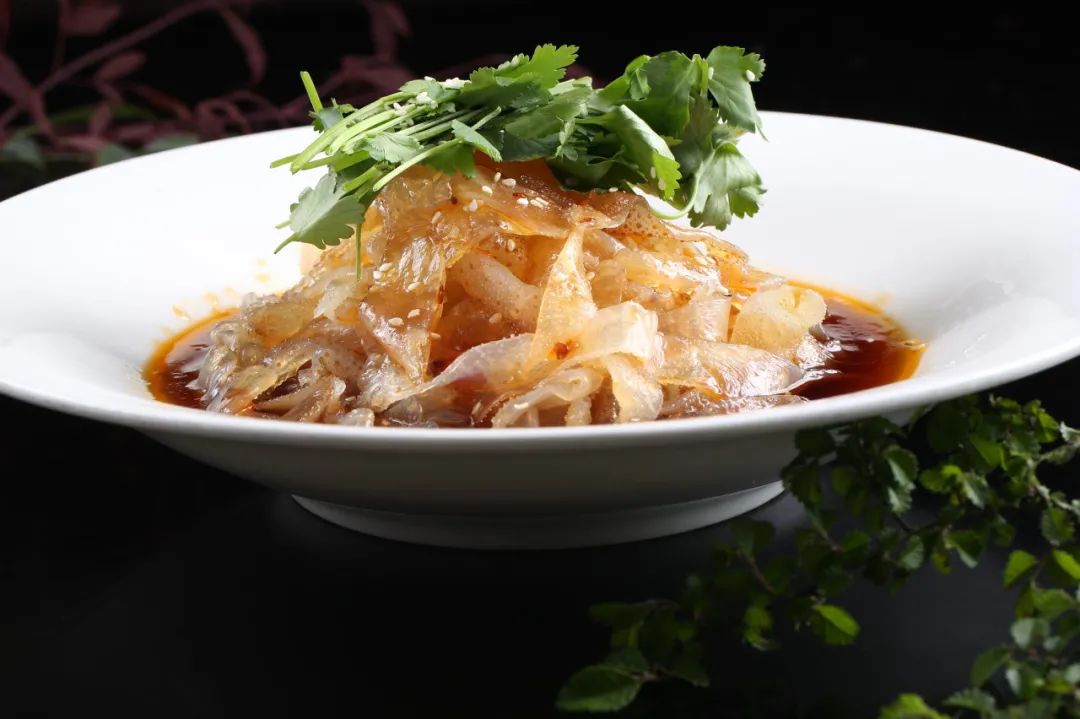 海蜇好吃,但被它蜇伤可就惨了,严重可致命!