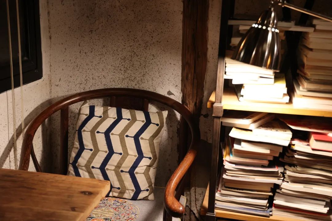 那些开在胡同里的书店，是城市之光休闲区蓝鸢梦想 - Www.slyday.coM