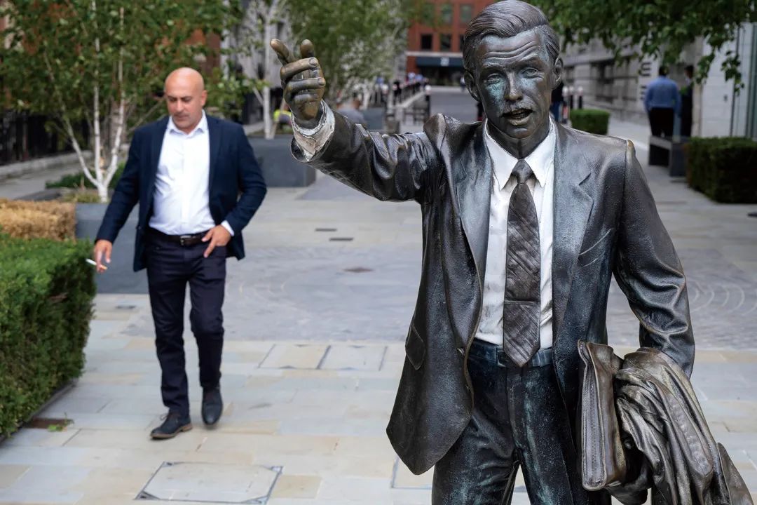 “男人过了20岁，就不要穿得像个小孩”休闲区蓝鸢梦想 - Www.slyday.coM