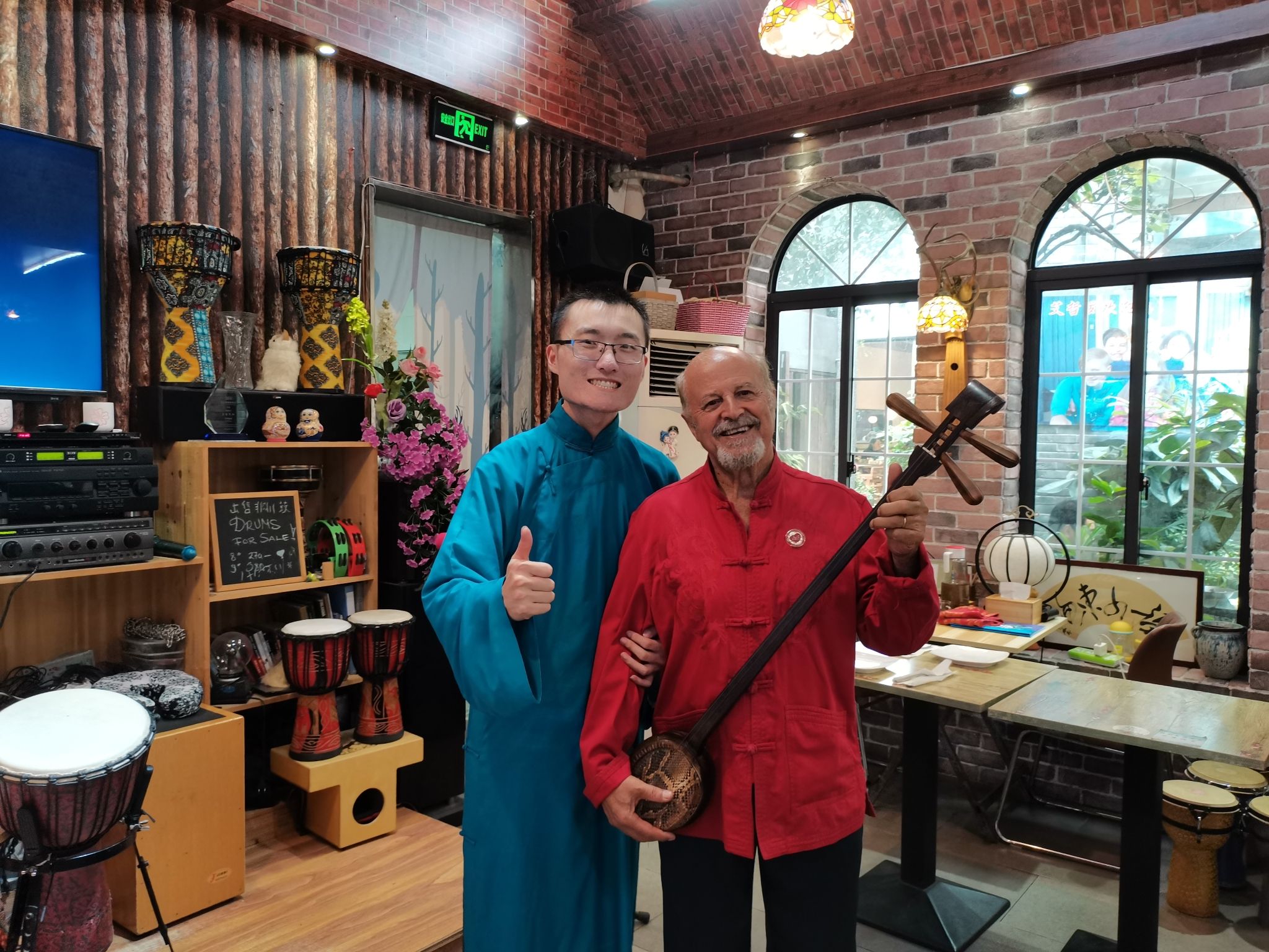 外国人眼里的这十年④｜苏州评弹视频博主：小家变舞台，非遗传承创新休闲区蓝鸢梦想 - Www.slyday.coM