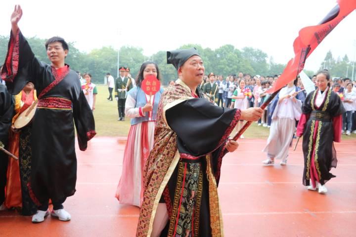摄影师、世界冠军啦啦队、未来的“冠军”…他们都是运动场上最闪亮的星休闲区蓝鸢梦想 - Www.slyday.coM