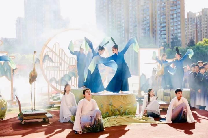 摄影师、世界冠军啦啦队、未来的“冠军”…他们都是运动场上最闪亮的星休闲区蓝鸢梦想 - Www.slyday.coM