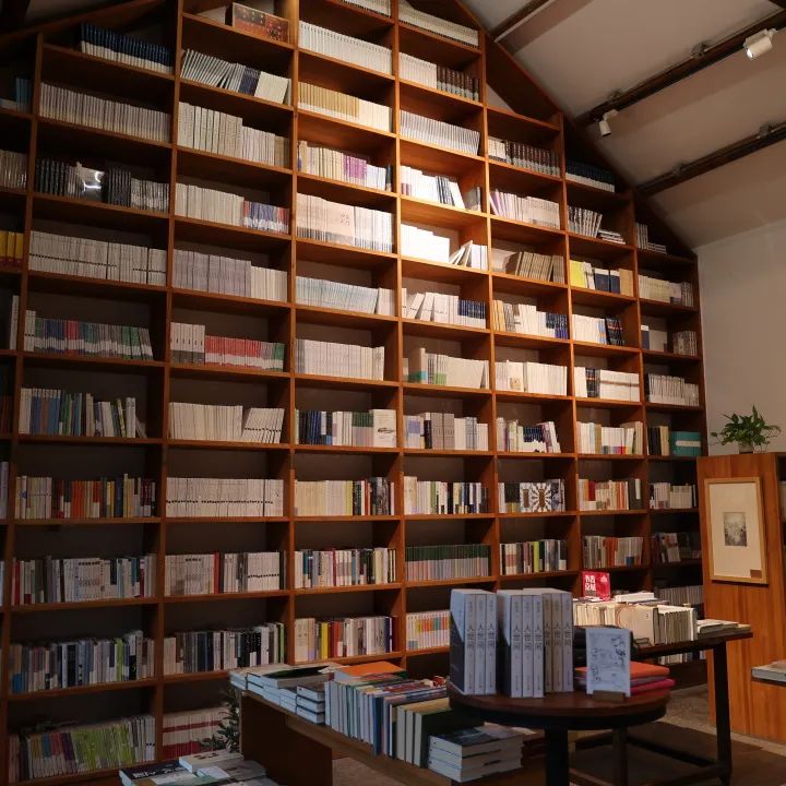 那些开在胡同里的书店，是城市之光休闲区蓝鸢梦想 - Www.slyday.coM