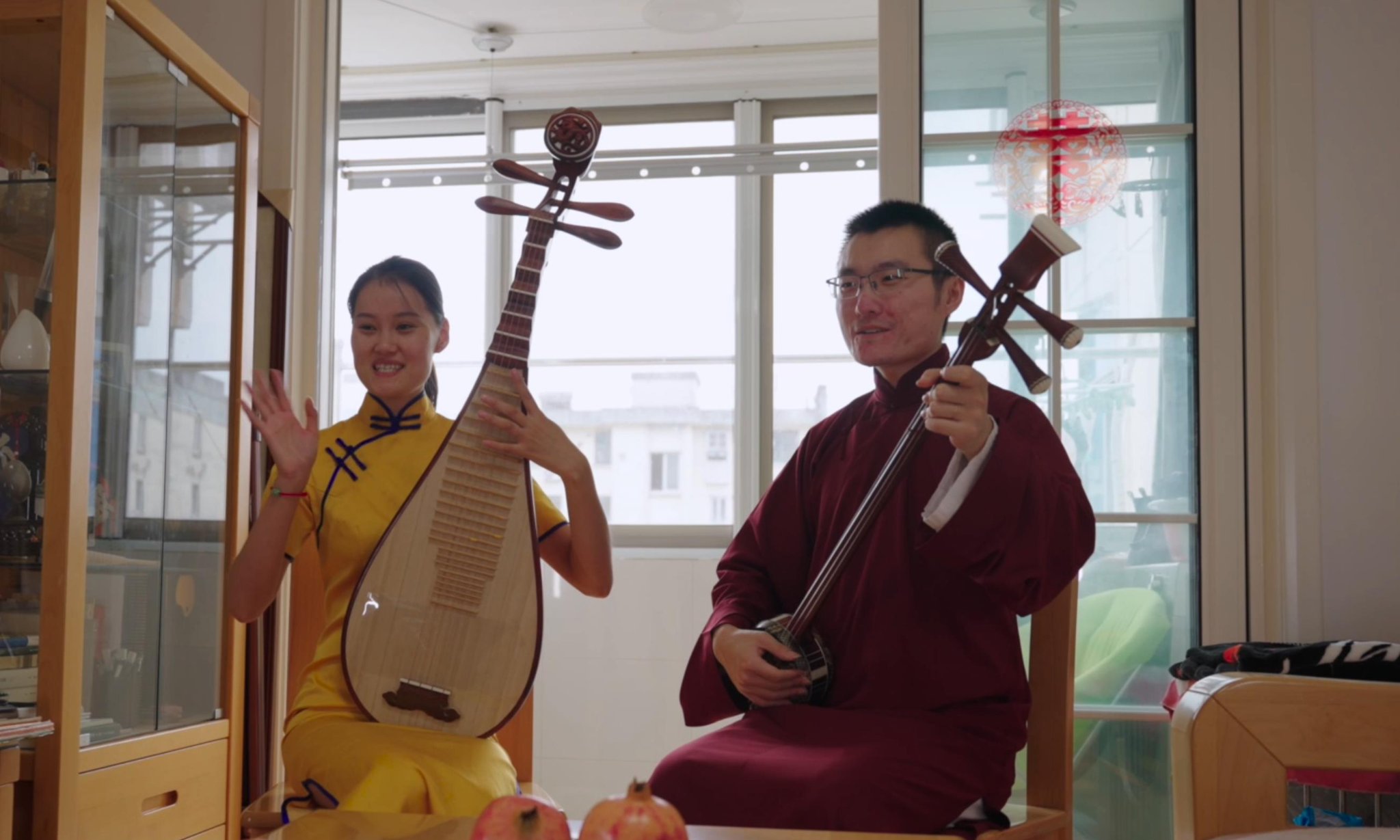 外国人眼里的这十年④｜苏州评弹视频博主：小家变舞台，非遗传承创新休闲区蓝鸢梦想 - Www.slyday.coM