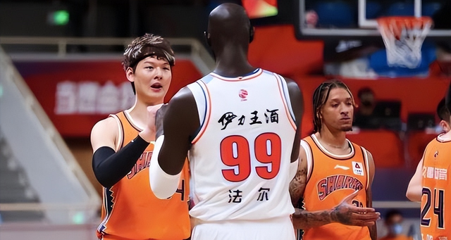 2米28黑姚明成第一中锋,顶替周琦,落选秀都降维打击|法尔|姚明|塔克