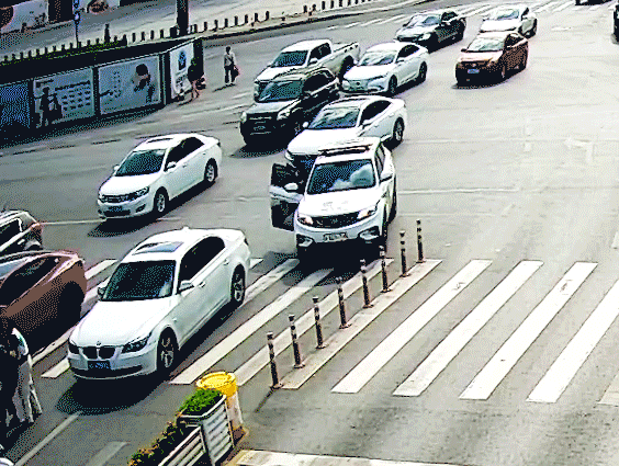 这个“公主抱”，真暖！休闲区蓝鸢梦想 - Www.slyday.coM