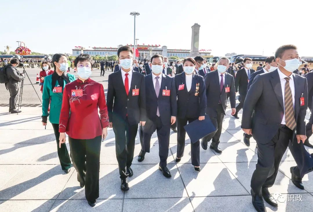 党的二十大代表肩负光荣使命