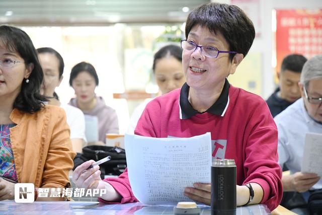 “小”老师带“大”学生，“听听”福州老年大学声乐课上的忘年“教”休闲区蓝鸢梦想 - Www.slyday.coM