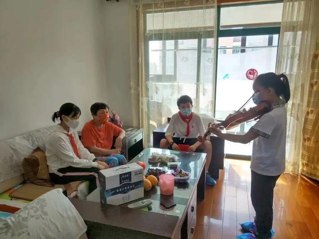 将温暖送到老年人手中，营造尊老、敬老、爱老、助老的社会氛围休闲区蓝鸢梦想 - Www.slyday.coM