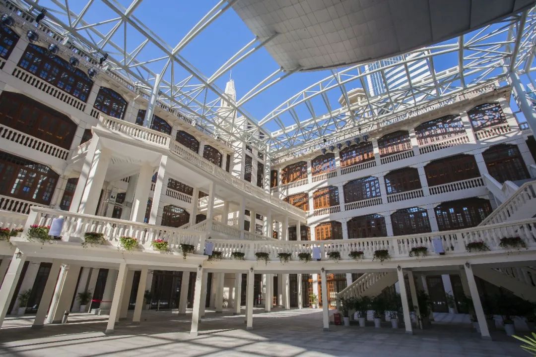 穿越迷塔城？“夜猫子”书店？……传统旅游景点还有这么多隐藏玩法！休闲区蓝鸢梦想 - Www.slyday.coM