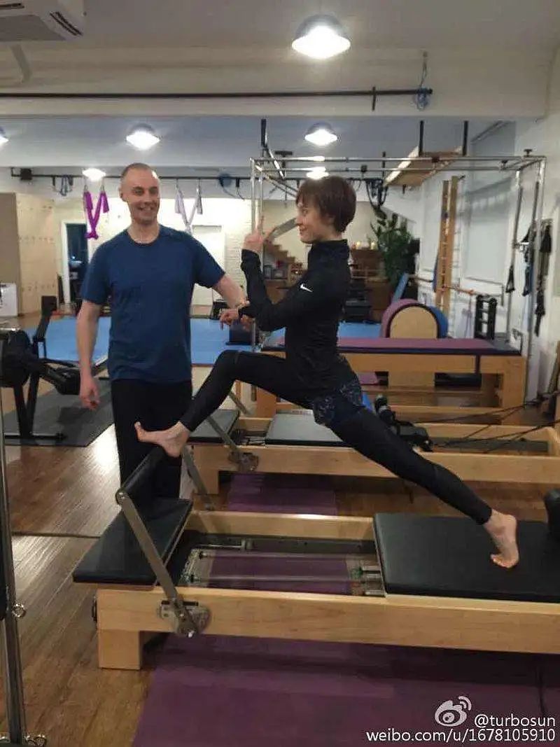 他居然是靠这个方法瘦下来的！休闲区蓝鸢梦想 - Www.slyday.coM