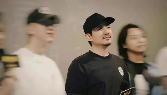 他居然是靠这个方法瘦下来的！休闲区蓝鸢梦想 - Www.slyday.coM