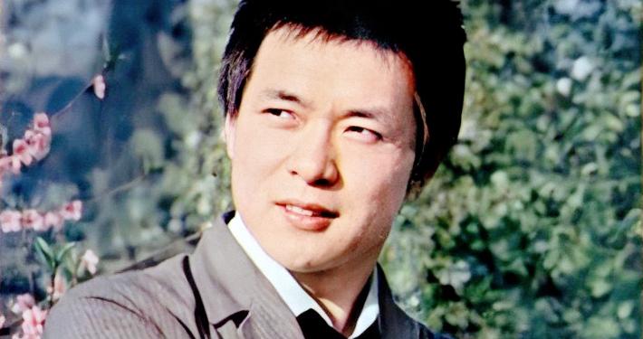 迟志强68岁生日 网上无人祝贺 当年爆红如今低调 但豪车名表一样不少|迟志强|演员_新浪新闻