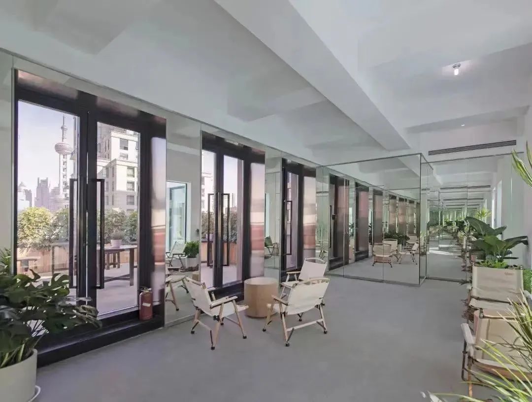 穿越迷塔城？“夜猫子”书店？……传统旅游景点还有这么多隐藏玩法！休闲区蓝鸢梦想 - Www.slyday.coM