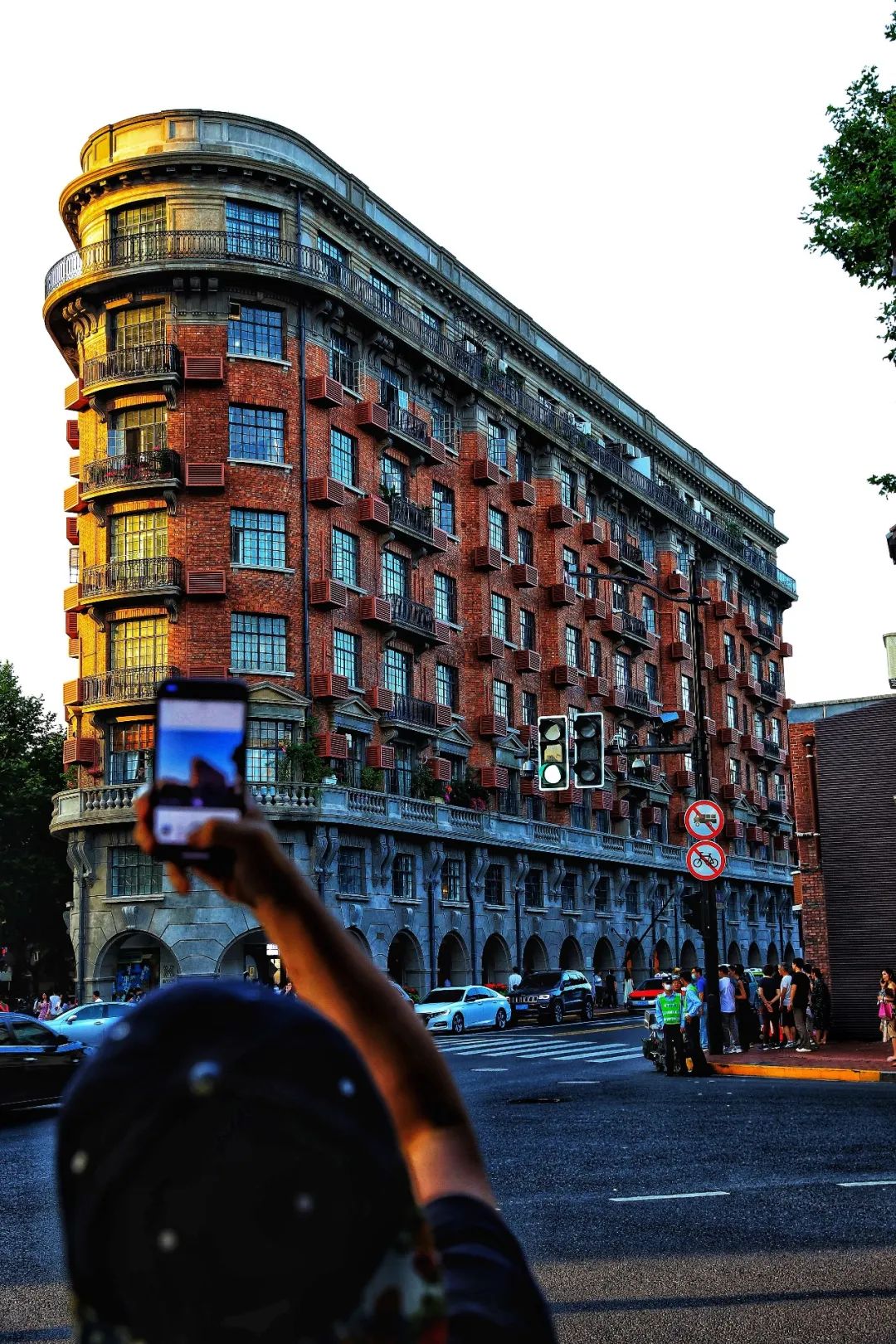 穿越迷塔城？“夜猫子”书店？……传统旅游景点还有这么多隐藏玩法！休闲区蓝鸢梦想 - Www.slyday.coM