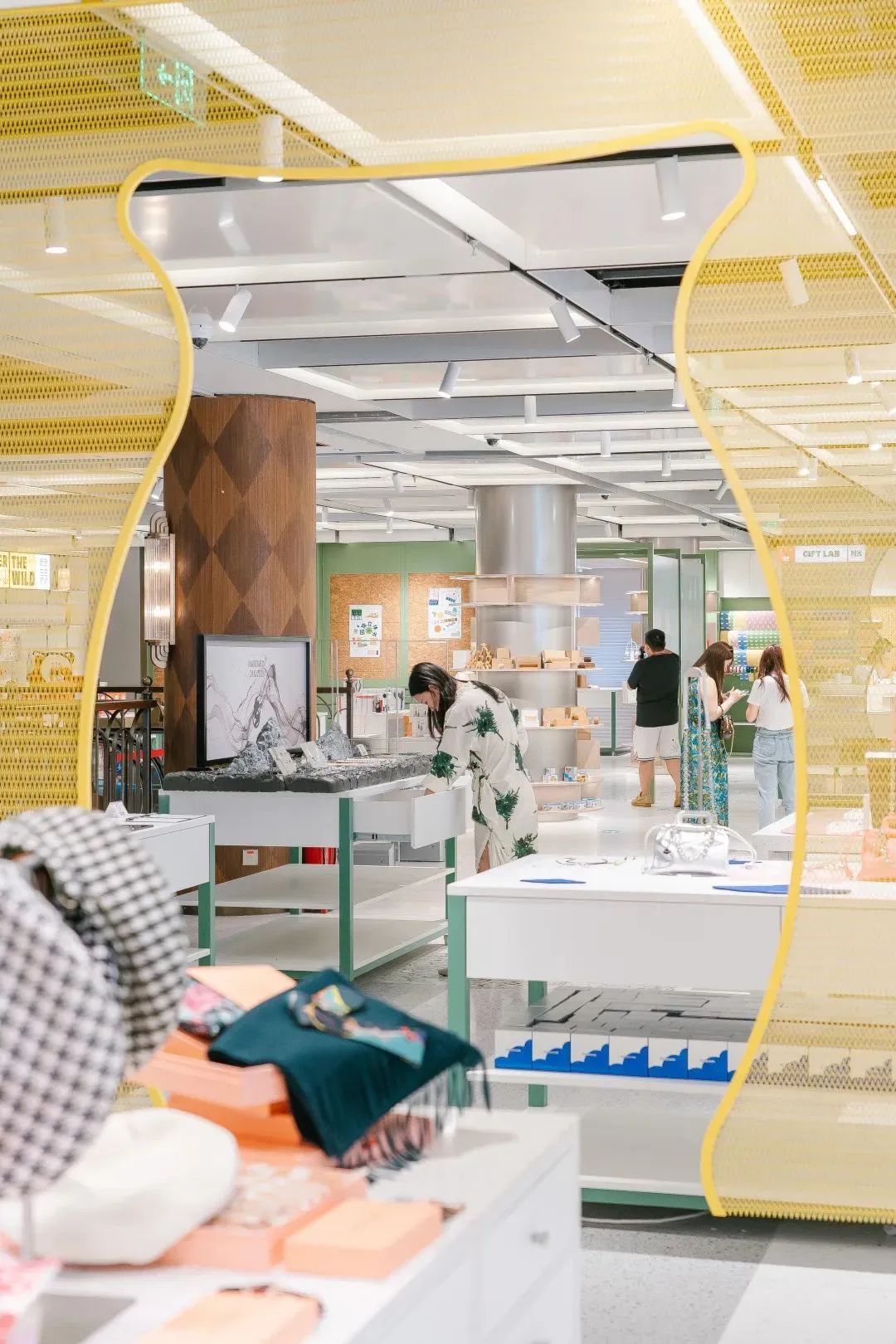 穿越迷塔城？“夜猫子”书店？……传统旅游景点还有这么多隐藏玩法！休闲区蓝鸢梦想 - Www.slyday.coM