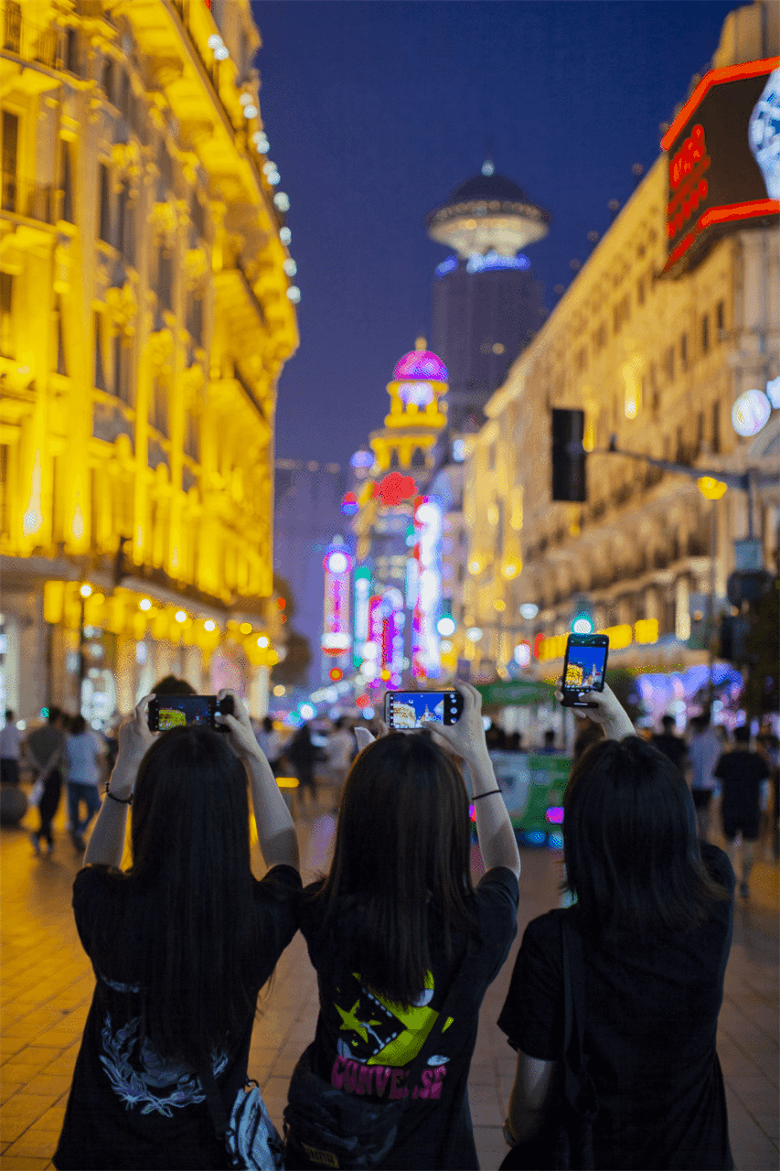 穿越迷塔城？“夜猫子”书店？……传统旅游景点还有这么多隐藏玩法！休闲区蓝鸢梦想 - Www.slyday.coM