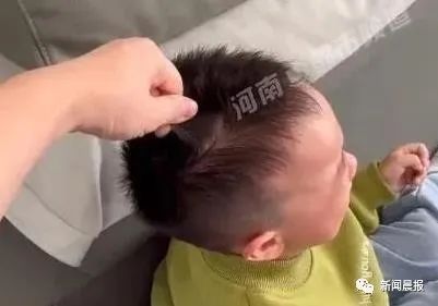 妈妈“发怒”揪住男孩头发，网友却给她点赞休闲区蓝鸢梦想 - Www.slyday.coM