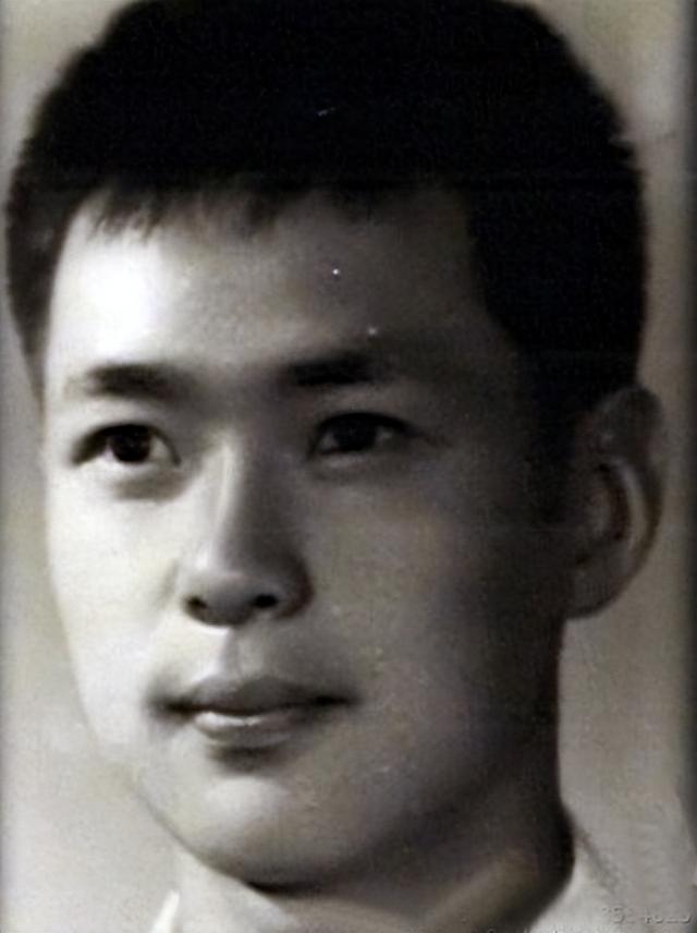 迟志强68岁生日 网上无人祝贺 当年爆红如今低调 但豪车名表一样不少|迟志强|演员_新浪新闻