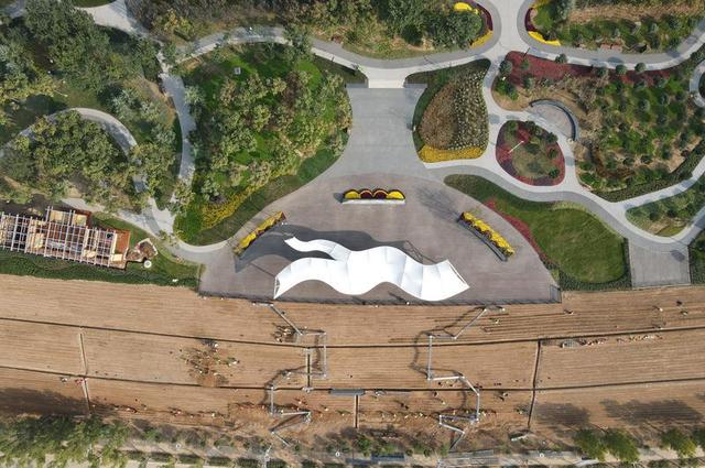 泾渭分明观景台加快建设|游人|坡面|栈道_新浪新闻