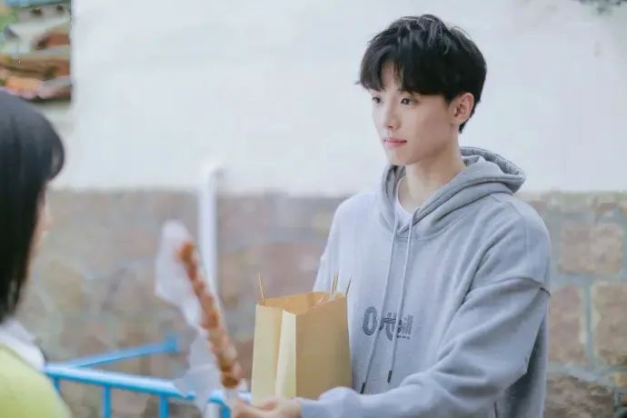 跟男友旅游N次，一张好看的照片都没有。休闲区蓝鸢梦想 - Www.slyday.coM