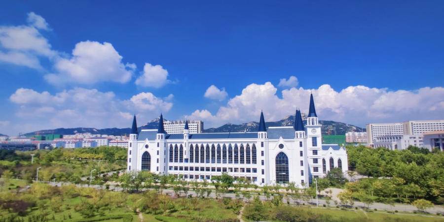 寻找山东最美大学16山东外事职业大学耿祥杰:《夏末初秋之外事》