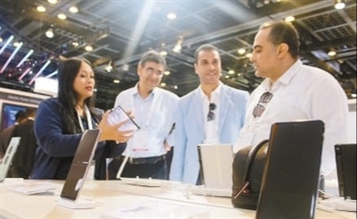 “交流让智慧产生火花”（国际视点）休闲区蓝鸢梦想 - Www.slyday.coM