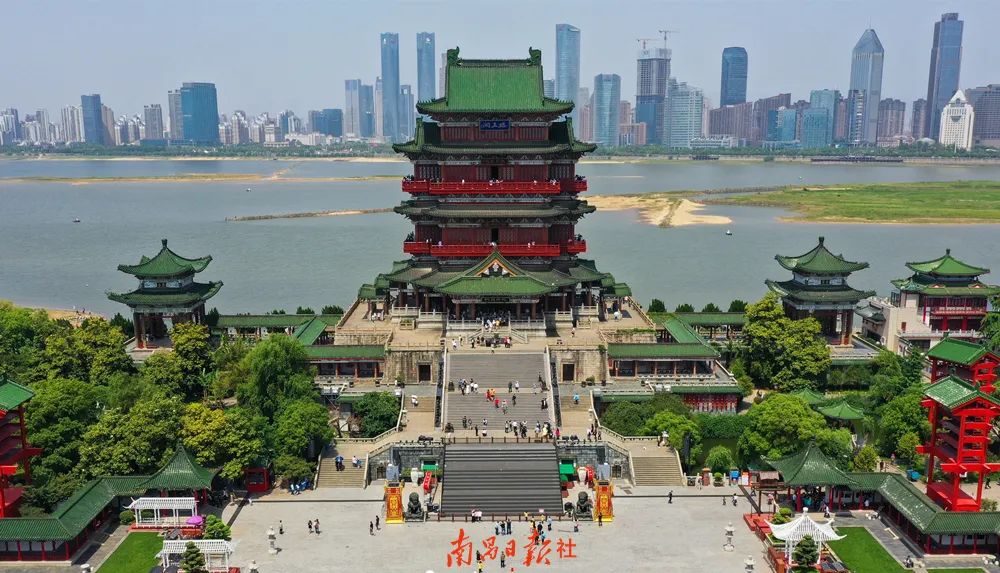 到底有多少人在滕王阁前背完了《滕王阁序》？休闲区蓝鸢梦想 - Www.slyday.coM