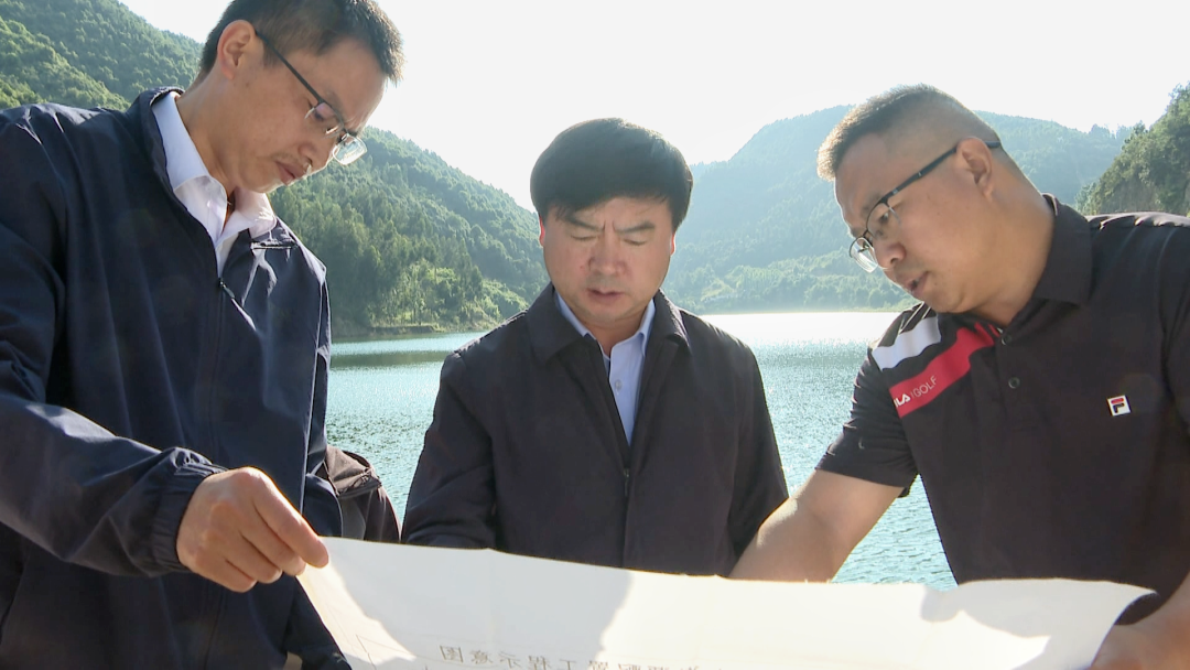 张鹏程调研异龙湖流域调补水工作情况|农村_新浪新闻