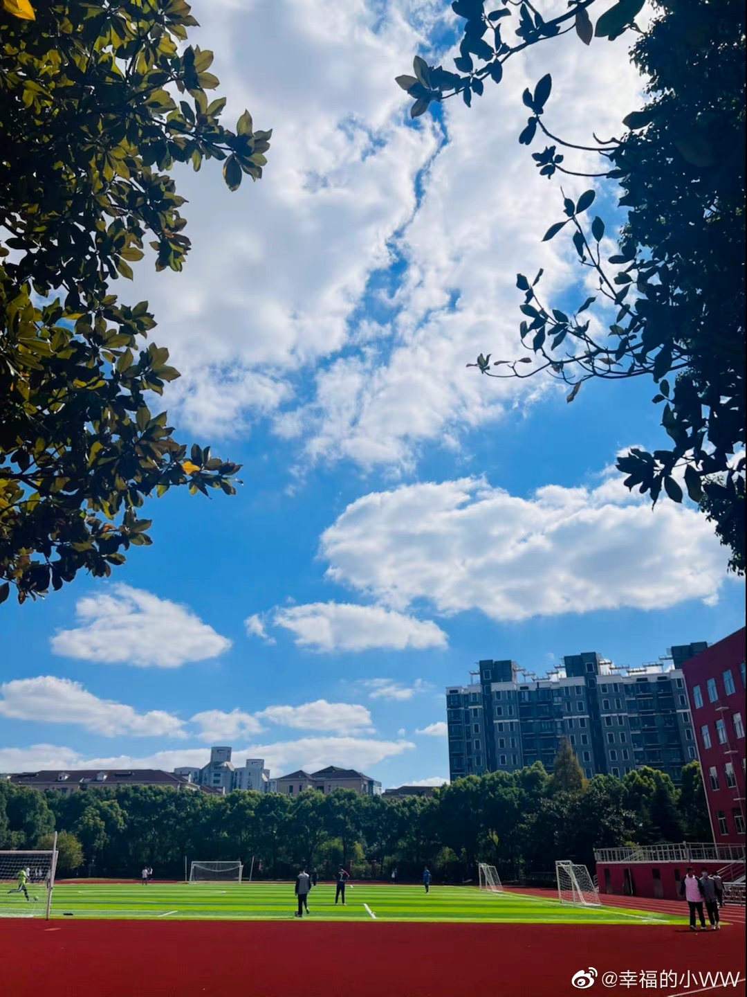 今天的“大片”你拍到了吗？隔壁“邻居”又要30℃了，上海呢？休闲区蓝鸢梦想 - Www.slyday.coM