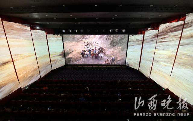 首家引进！CL全景超级电影降临太原休闲区蓝鸢梦想 - Www.slyday.coM