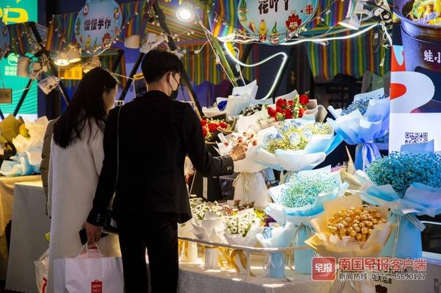 晚安十点（2022.10.19）丨没想到，诗词也可以这样可可爱爱休闲区蓝鸢梦想 - Www.slyday.coM