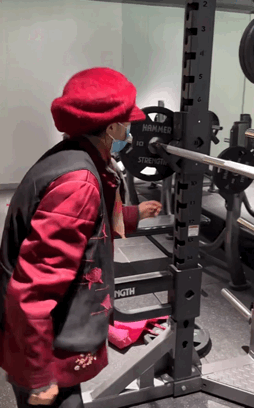 过了20岁的年轻人，最近开始和大爷撞衫休闲区蓝鸢梦想 - Www.slyday.coM