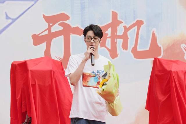 明年现偶101，感觉这部会成黑马，设定有趣，男主太顶了休闲区蓝鸢梦想 - Www.slyday.coM