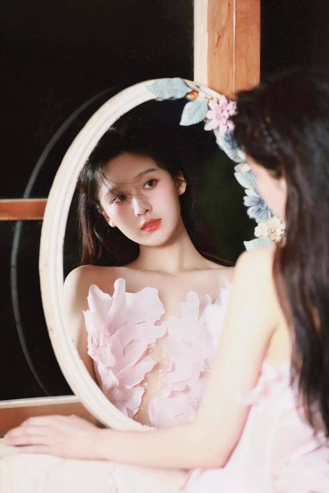 "北影校花"王子璇,青涩靓丽,被誉为"古典女神"__财经头条